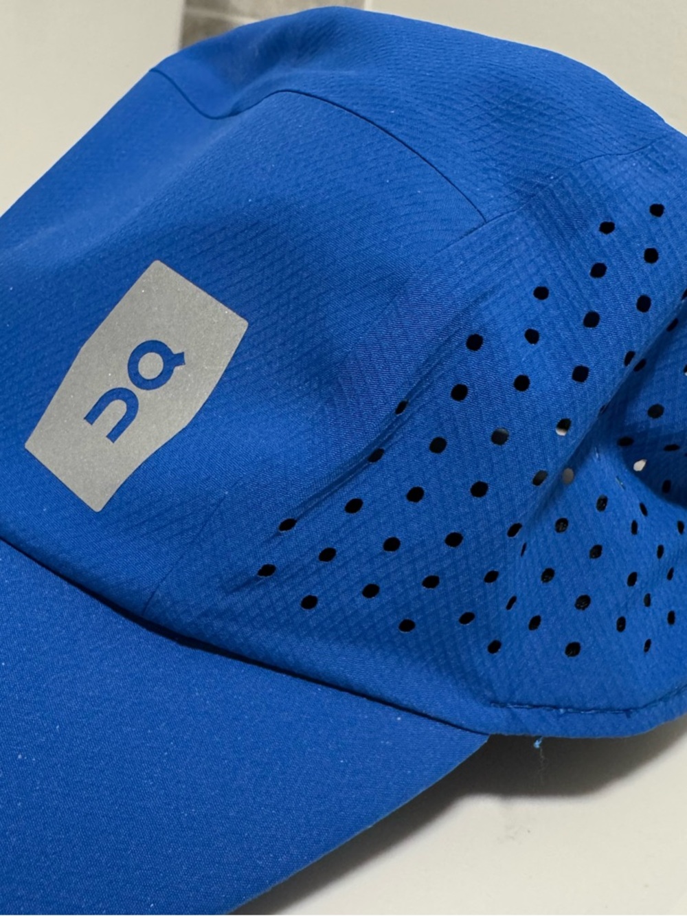 On Running Royal Blue Lightweight Cap - Picture 2 of 3